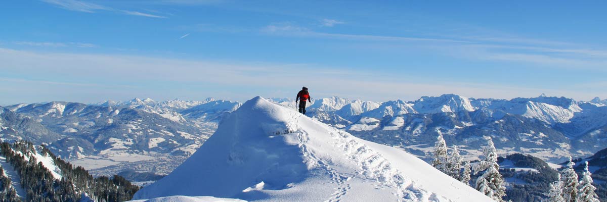 Gehe mit uns auf Mehrtages Schneeschuhwandern mit über 4 Tage Schneeschuhgehen