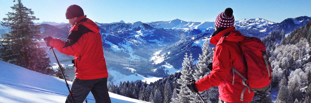 Die richtige Ausrüstung Schneeschuhwandern für deine Schneeschuhtour Allgäu